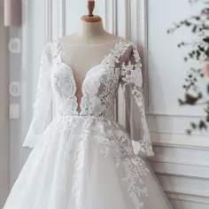 Jedwabne apaszki damskie: delikatność i elegancja dla każdej kobiety