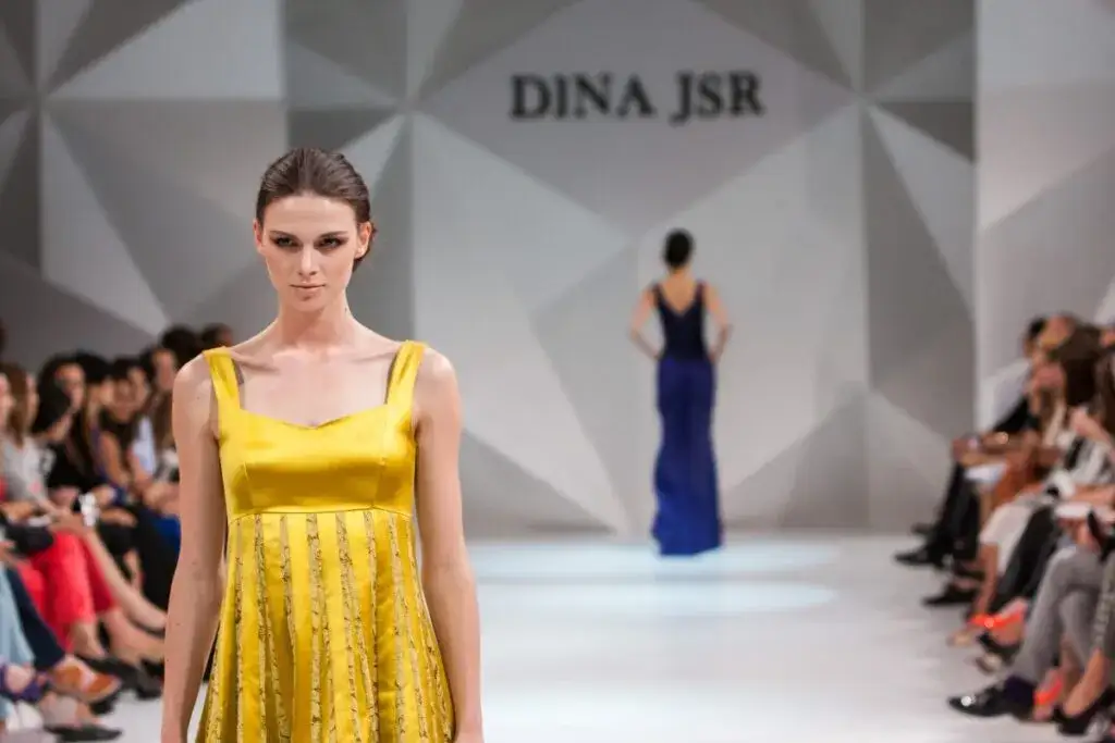 Zdjęcie Co trzeba zrobić żeby zostać modelką? Kluczowe kroki do sukcesu